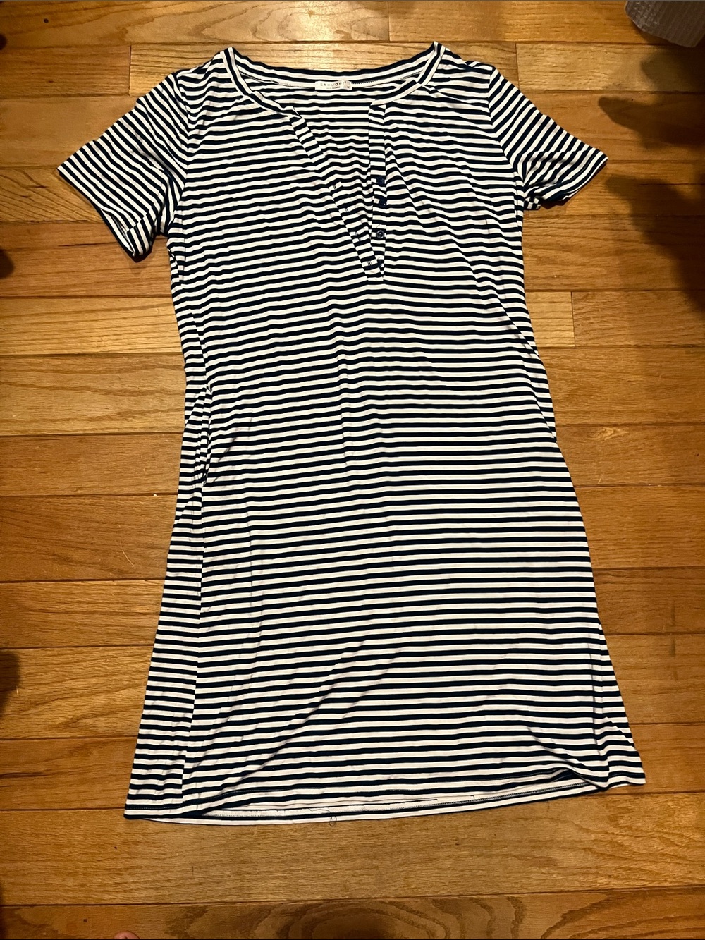 Ekouaer maternity Short-Sleeve Scoop Neck Dress / nightgown - blue & White